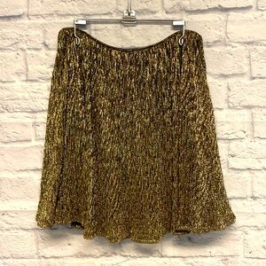 City Vibe Metallic Gold Skirt Size 5